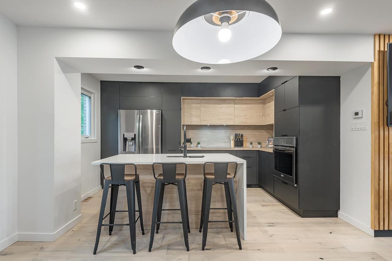 Free Parking Prime Location New Modern Condo ブロサード エクステリア 写真